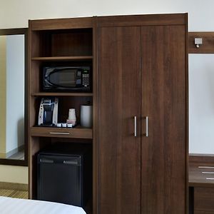 Standard Queen Room Two Queen Beds